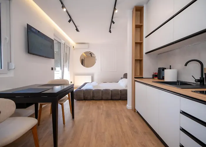 아파트 Zuma Lux 크라구예바츠